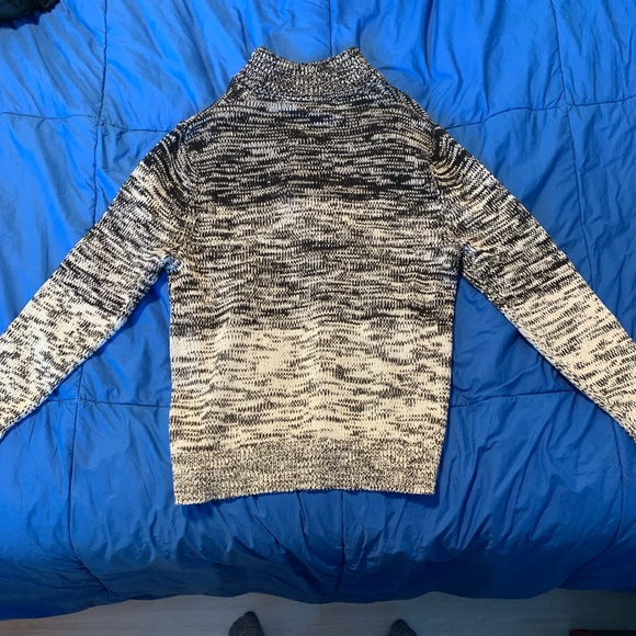 Express half button patterned sweater - Picture 4 of 4